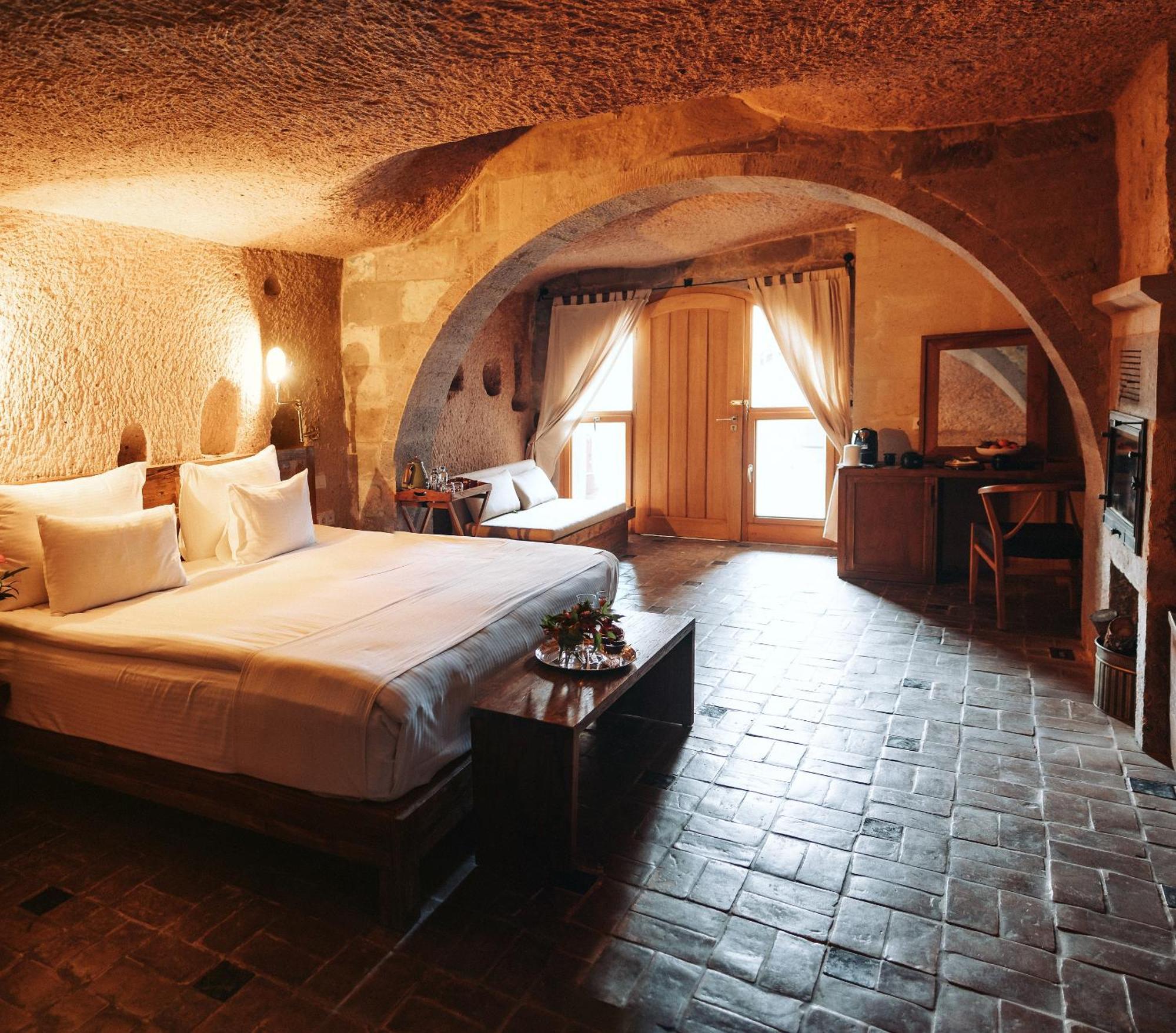 Millstone Cave Suites Hotel Uchisar Exterior photo