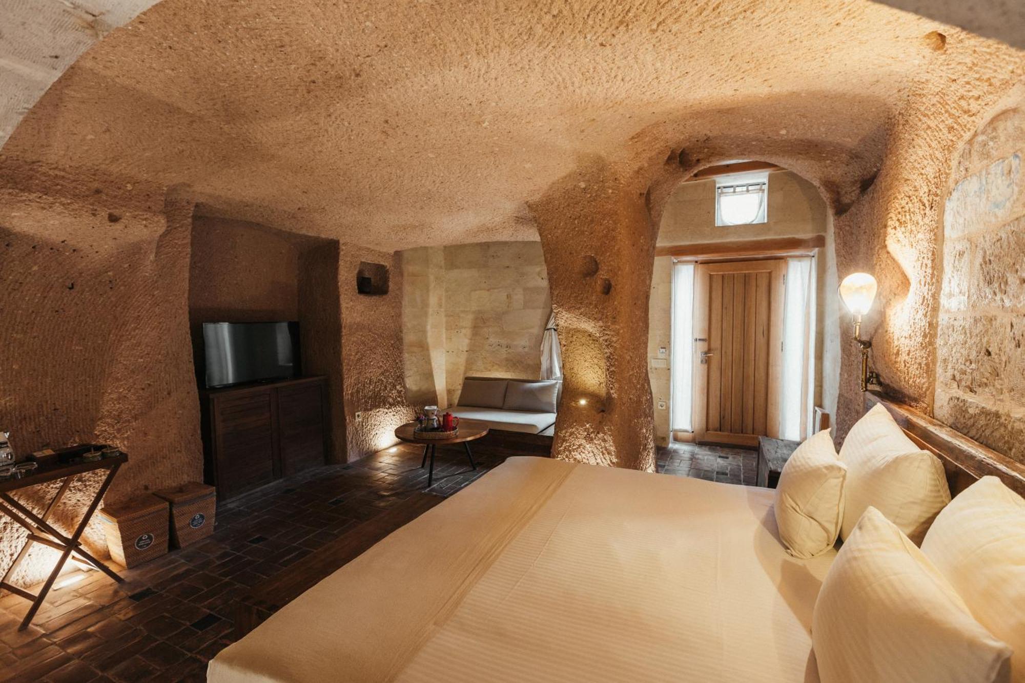 Millstone Cave Suites Hotel Uchisar Exterior photo