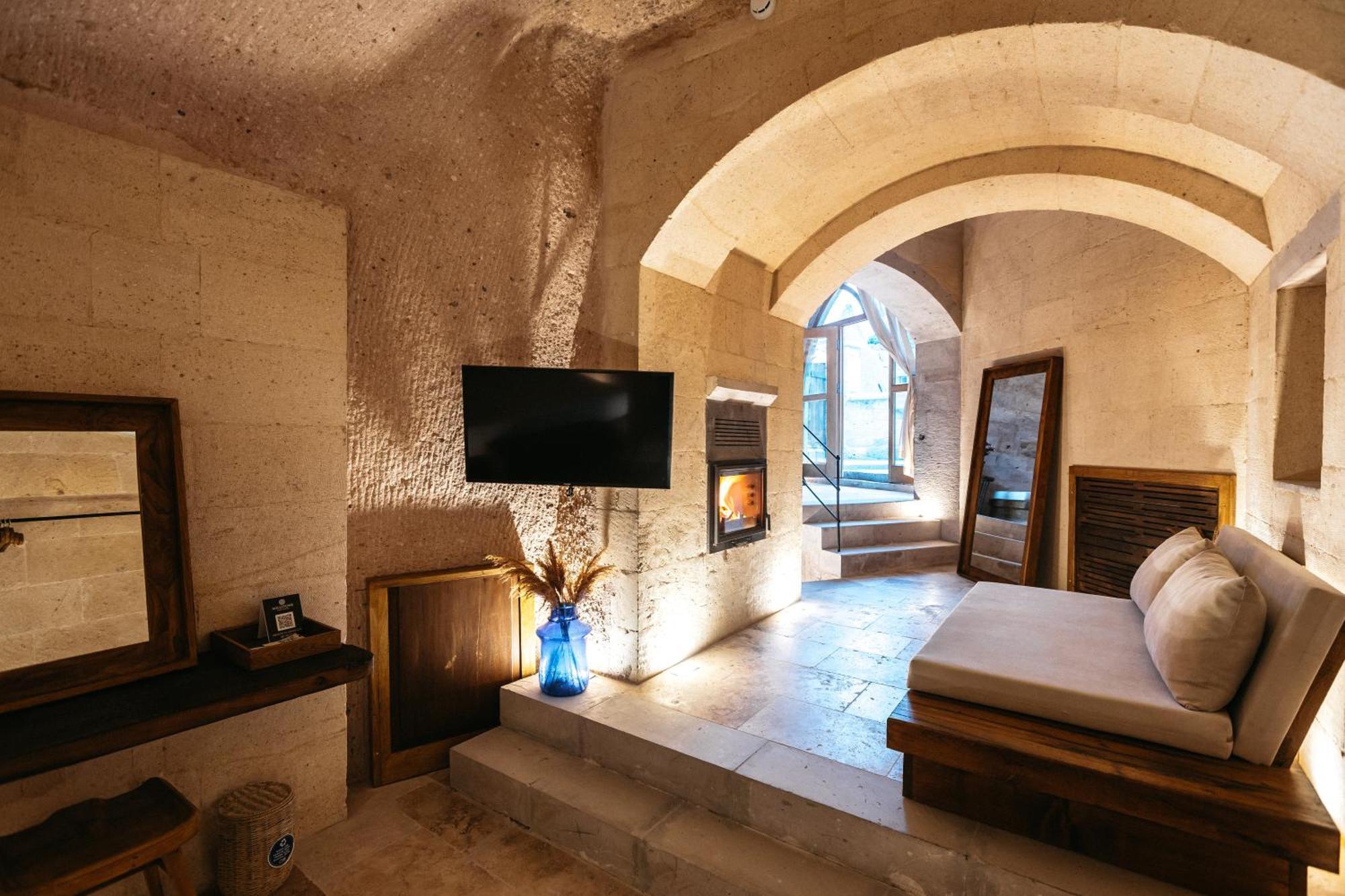 Millstone Cave Suites Hotel Uchisar Exterior photo
